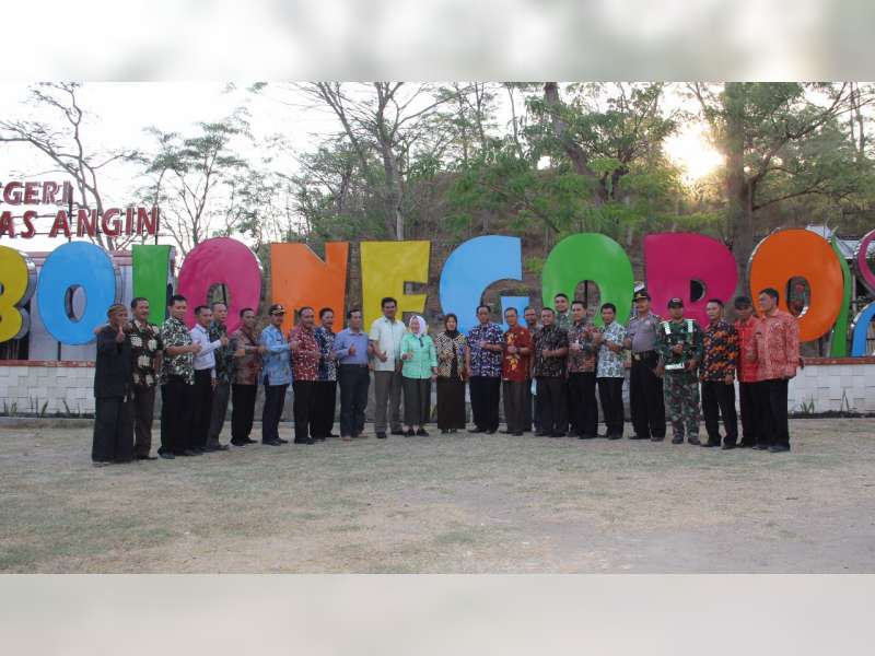 Bupati Bojonegoro Tinjau Sarpras di Kecamatan Gondang dan Sekar