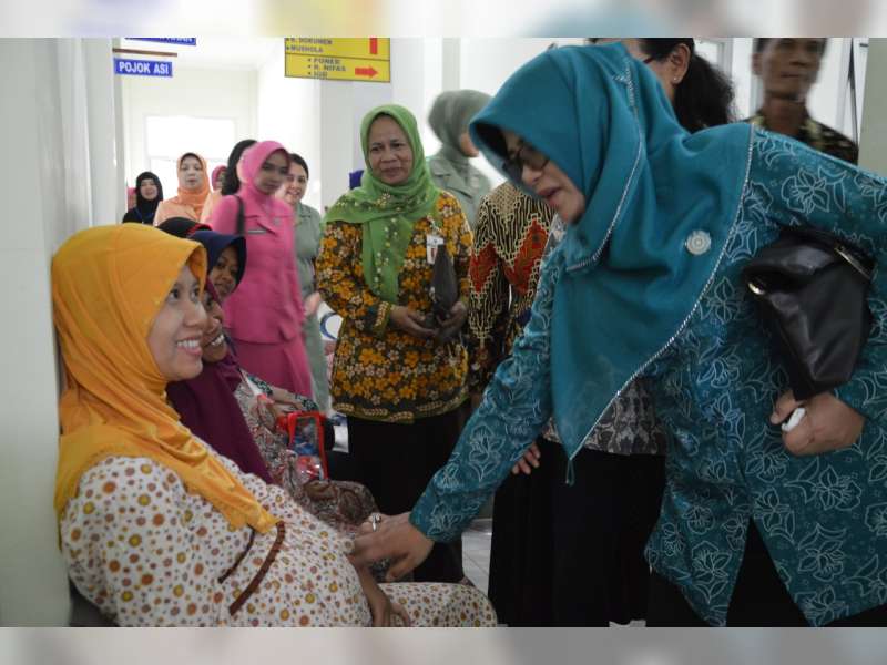 Tim Penggerak PKK Kabupaten Blora Lakukan Baksos di Banjarejo