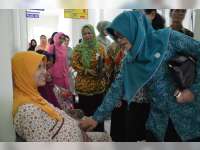 Tim Penggerak PKK Kabupaten Blora Lakukan Baksos di Banjarejo