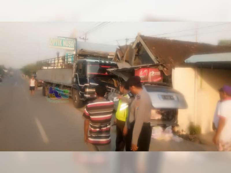 3 Kendaraan Terlibat Kecelakaan Beruntun di Kalitidu Bojonegoro