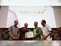 Berhasil Dorong UMKM, Pemkab Tuban Raih Penghargaan Natamukti