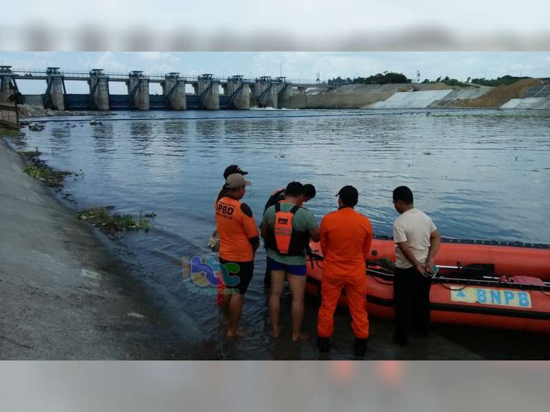 Tim SAR Masih Lakukan Pencarian &nbsp;Korban Tenggelam di Bendung Gerak Bojonegoro