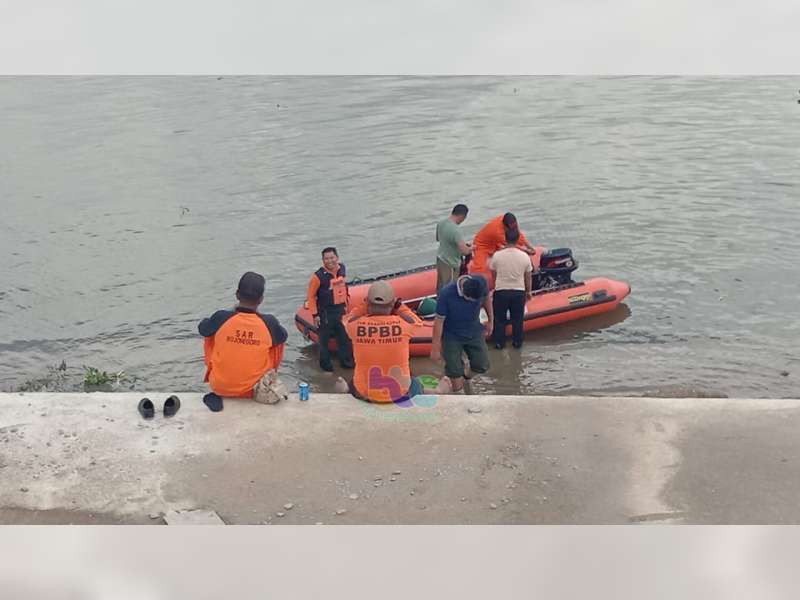 Hingga Petang Ini, Korban Tenggelam di Bendung Gerak Bojonegoro Belum Ditemukan
