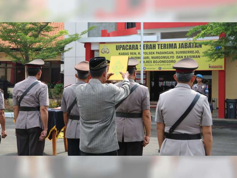 Sejumlah Perwira dan Kapolsek Jajaran Polres Bojonegoro Dimutasi