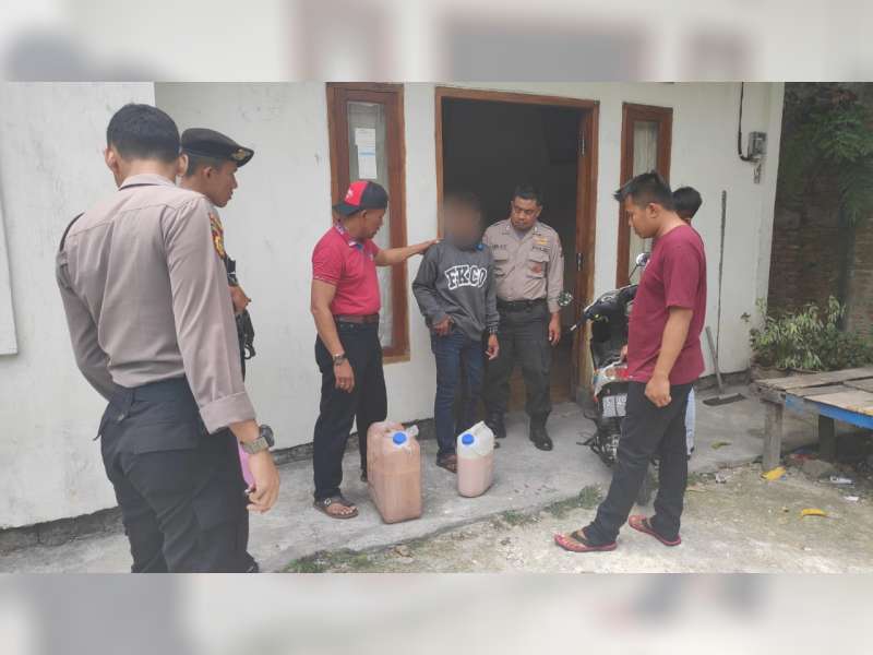 Razia Miras di Bojonegoro, Polisi Amankan Puluhan Liter Miras