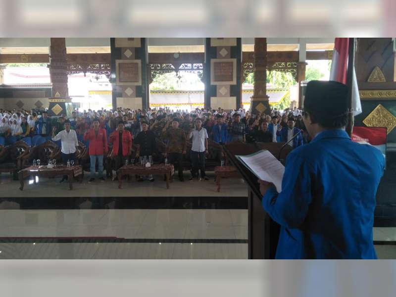 Ribuan Pemuda Padati Pendapa Pemkab Tuban, Bacakan Maklumat Satu Tekad