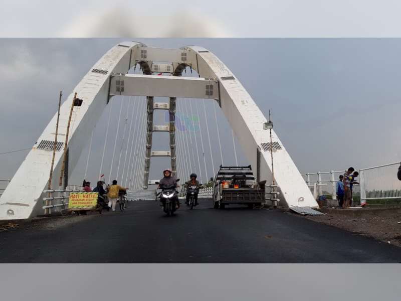 Uji Coba Jembatan Sosrodilogo Bojonegoro, Sementara Khusus Untuk Kendaraan Roda Dua