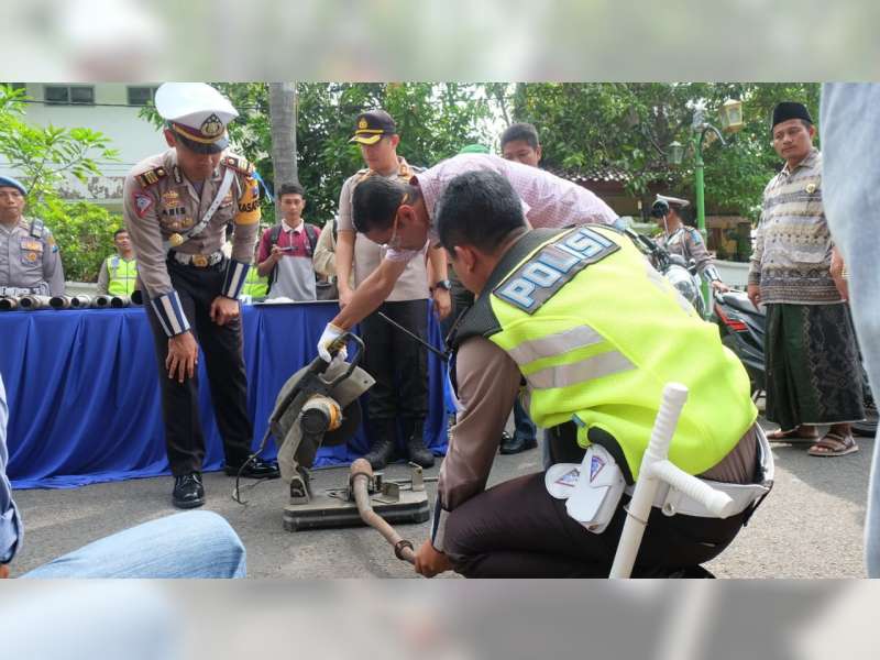Sat Lantas Polres Bojonegoro Musnahkan 21 Knalpot Brong