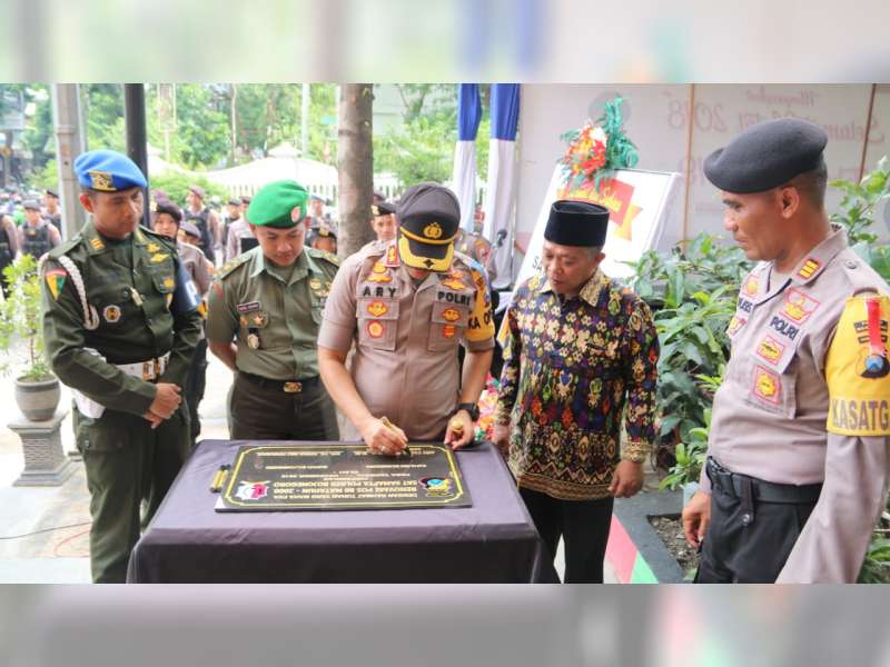 Kapolres Resmikan Pos Sat Sabhara di Pojok Alun-Alun Bojonegoro