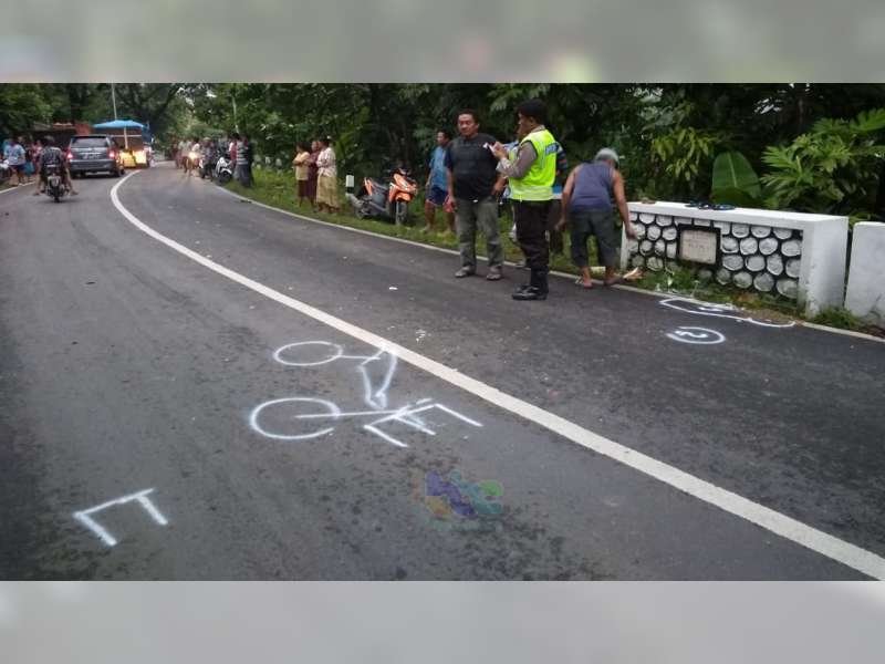 Menyalip di Jembatan, Pelajar di Gondang Bojonegoro Tewas Tertabrak Truk