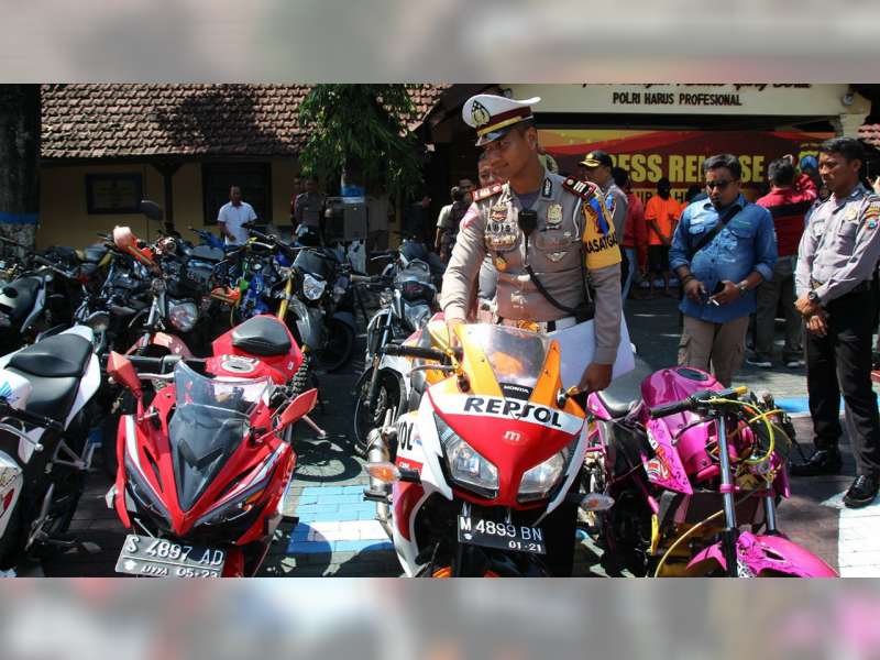 Sat Lantas Polres Bojonegoro Amankan 88 Motor dengan Knalpot Brong