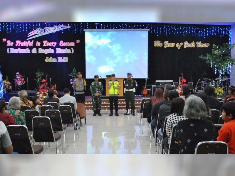 Malam Tahun Baru, Kapolres Bersama Dandim Safari ke Sejumlah Gereja di Kota Bojonegoro