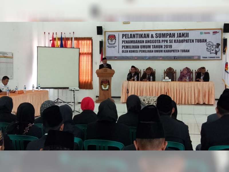 KPUD Tuban Lantik 40  PPK dan 6 PPS