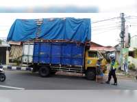 Bawa Muatan Melebihi Kapasitas, Polisi di Bojonegoro Tilang Pengemudi Truk