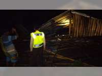 Diterjang Angin Kencang, 2 Kandang Ayam di Kedungadem Bojonegoro Roboh