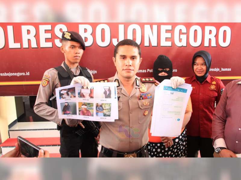 Polisi di Bojonegoro Bongkar Kasus Prostitusi Online