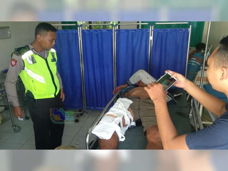 Kecelakaan di Gondang Bojonegoro Seorang Pemotor Alami Patah Tulang Kaki