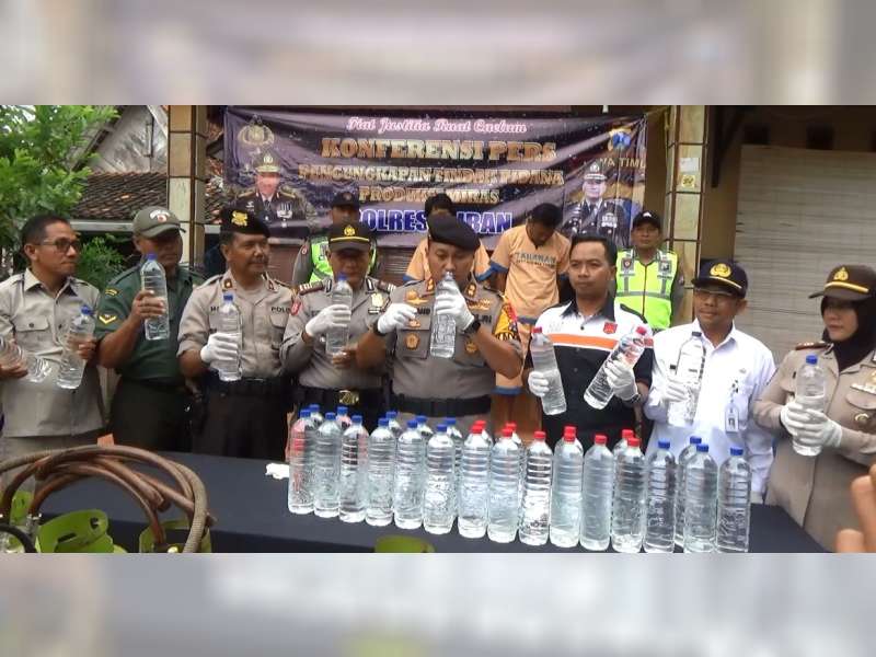 Polres Tuban Kembali Ringkus Dua Orang Produsen Miras