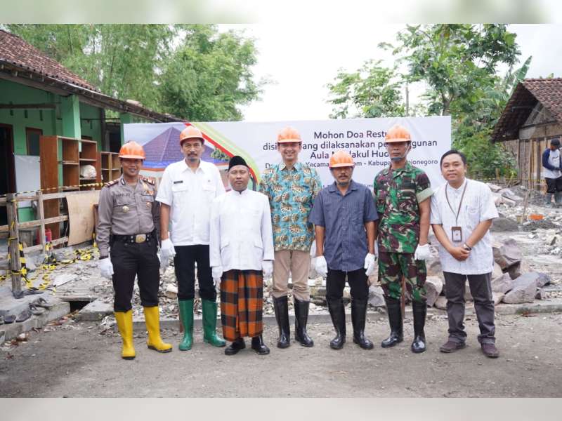 Muspika Gayam Hadiri Peletakan Batu Pertama Pembangunan Aula Belajar Desa Beged
