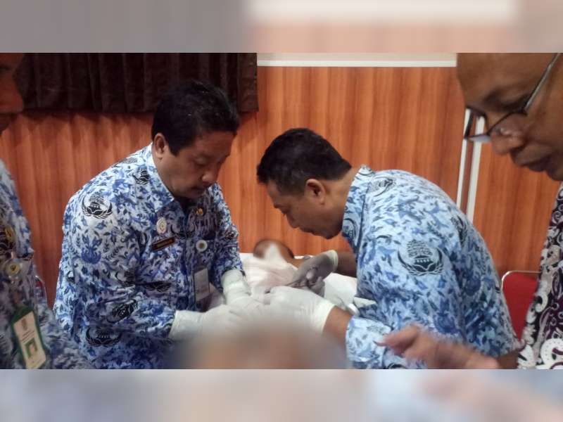 PN Tuban Gelar Khitan Massal dan Pemeriksaan IVA