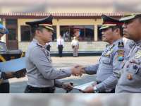 45 Anggota Polres Bojonegoro Terima Penghargaan dari Kapolres