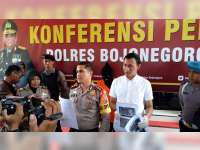 Polisi Bojonegoro Tangkap 2 Orang Spesialis Pembobol Mesin ATM
