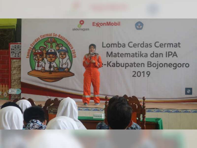 Pengenalan Minyak dan Gas Bumi di LCC MIPA Bojonegoro 2019