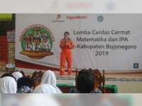 Pengenalan Minyak dan Gas Bumi di LCC MIPA Bojonegoro 2019