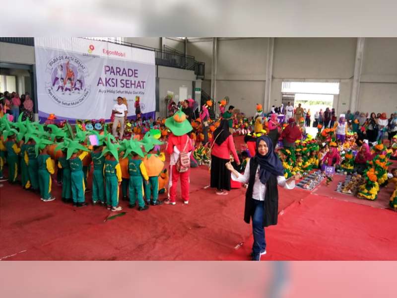 EMCL Bersama STIKes ICsada Bojonegoro, Gelar Parade Aksi Sehat