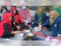 KKN Mahasiswa Undip Semarang, Ajari Ibu-ibu di Blora Olah Singkong