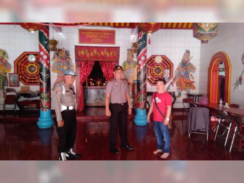 Jelang Imlek, Polsek Cepu Tingkatkan Patroli di Klenteng