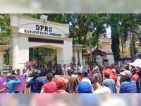 Polres Bojonegoro Beri Pengamanan Unras di Kalitidu dan Gedung DPRD