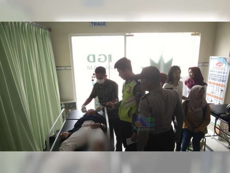 Motor Tabrak Avanza di Kalitidu Bojonegoro, Pengendara Motor Luka Berat