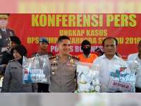 Produksi dan Jual &lsquo;Pil Dengkul&rsquo;, 2 Orang  Warga Sumberrejo Bojonegoro Ditangkap Polisi