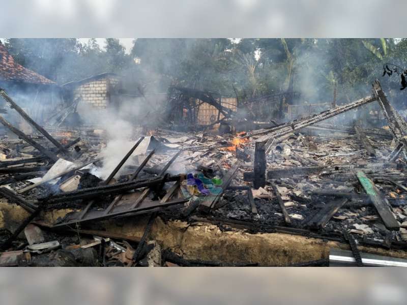 Dua Unit Rumah Milik Warga Soko Tuban, Ludes Terbakar