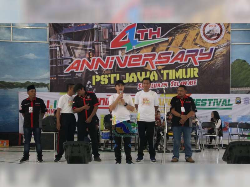 Kapolres Bojonegoro Sosialisasi Keselamatan Berlalu Lintas Pada Komunitas Sopir Truk