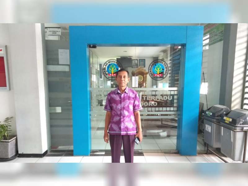 Kepala SMAN MT Bojonegoro Klarifikasi Foto Yang Ditafsirkan Mengandung Unsur Politis