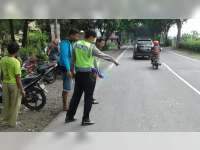 Grand Max di Sumberrejo Bojonegoro Tabrak 2 Motor, Diduga Pengemudi Mengantuk