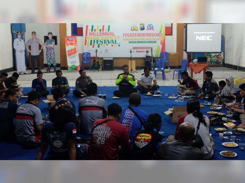 Sat Lantas Polres Bojonegoro Sosialisasikan MRSF Melalui Acara Ngobras