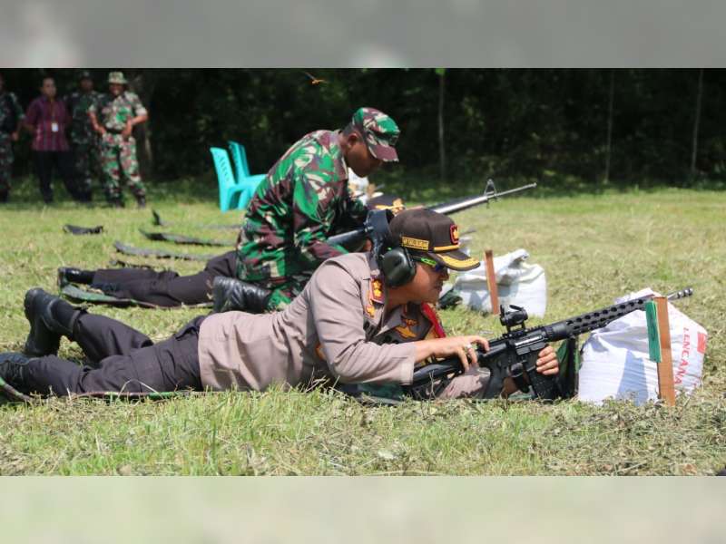 Jaga Soliditas, Polres Bersama Forpimda Bojonegoro Gelar Latihan Menembak Bersama