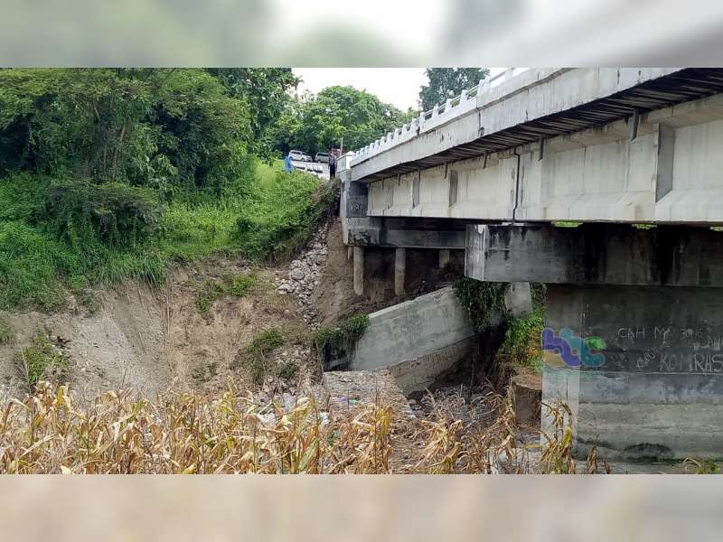 Beton Penyangga Fondasi Jembatan Waduk Pacal di Temayang&nbsp; Bojonegoro Ambrol