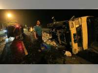 Tabrakan Elf dan Truk di Sumberrejo Bojonegoro, 3 Orang Luka Berat 13 Lainnya Luka Ringan