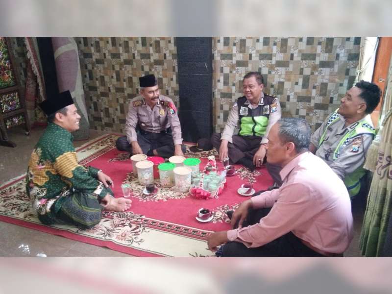 Sambangi Tokoh Agama Kapolsek Padangan Bojonegoro Pesan Waspadai Paham Radikalisme