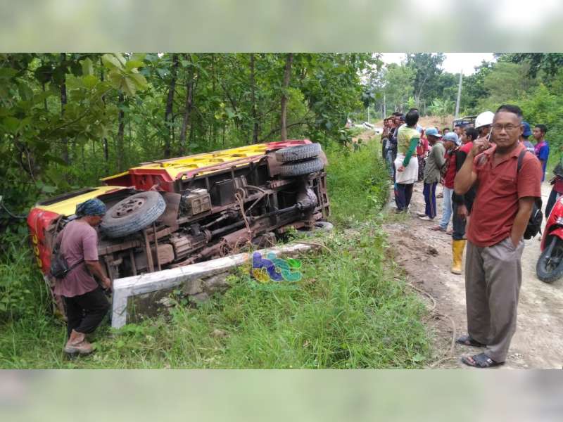 Terguling, Pengemudi Truk Proyek Waduk Gongseng di Temayang Bojonegoro Meninggal Dunia