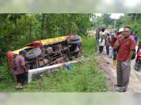 Terguling, Pengemudi Truk Proyek Waduk Gongseng di Temayang Bojonegoro Meninggal Dunia