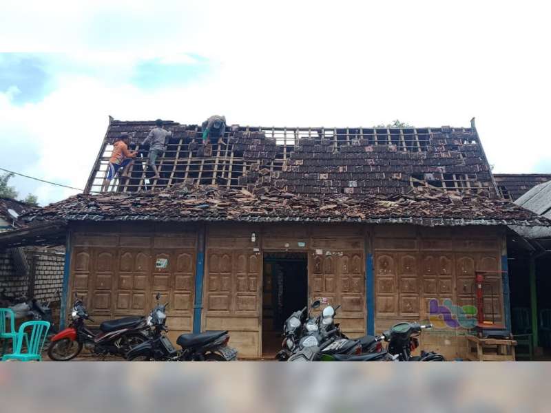 Diterjang Angin, Ratusan Rumah Warga Kerek Tuban Rusak, 1 Orang Meninggal Dunia