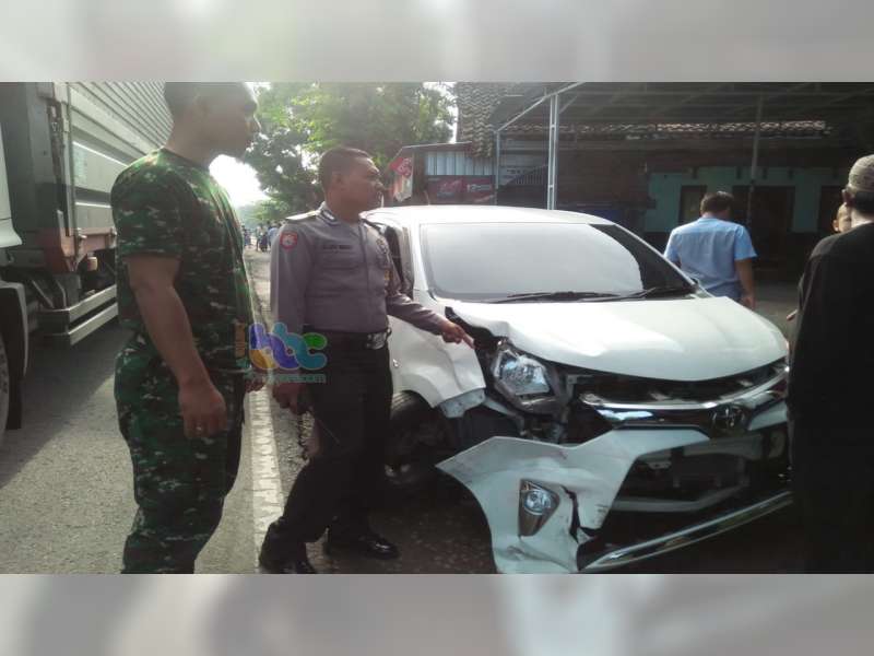 Hendak Putar Balik, Mobil Ditabrak Motor di Balen Bojonegoro, Pengendara Motor Luka-Luka