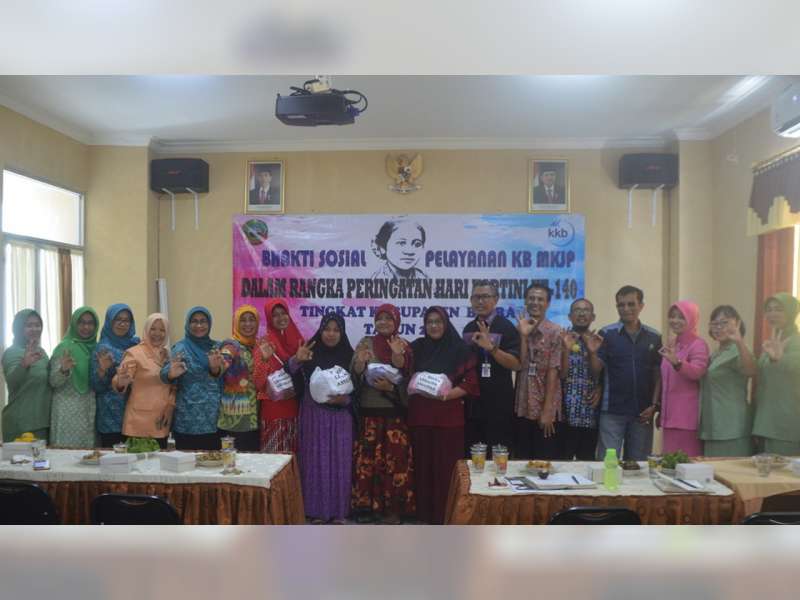 Panitia Peringatan Hari Kartini Kabupaten Blora Gelar Bakti Sosial Pelayanan KB