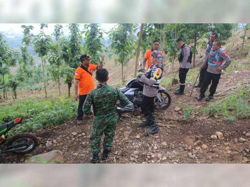 Kapolres Bersama Dandim Bojonegoro Patroli Menggunakan Motor ke TPS Daerah Terpencil