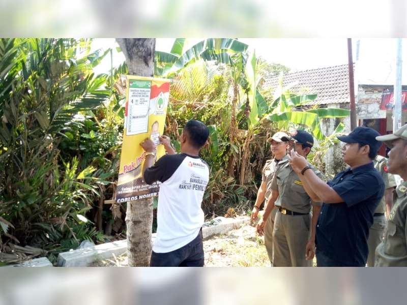 Hingga Maret 2019, Bawaslu Bojonegoro Tertibkan Seribu APK Terindikasi Melanggar
